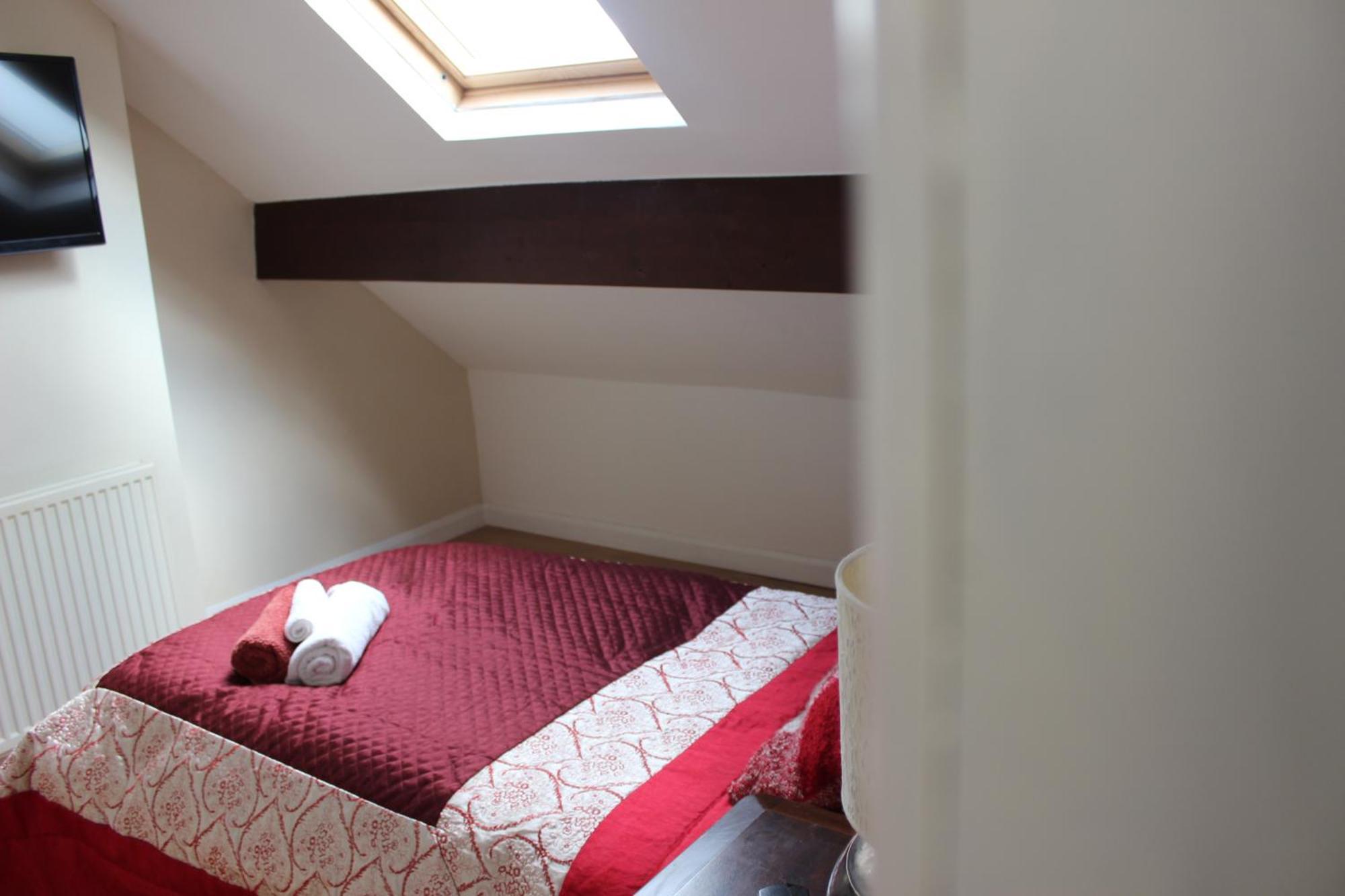 Mother-In-Law Guest House Hotel Leeds Leeds  Exterior foto